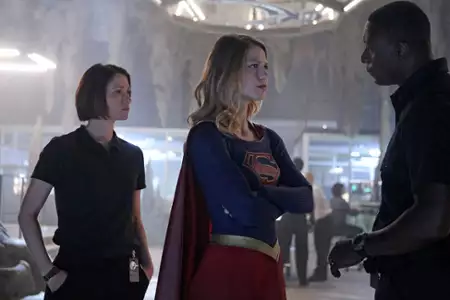Supergirl - galeria zdjęć - filmweb