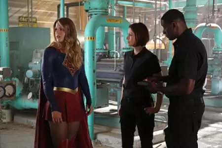Supergirl - galeria zdjęć - filmweb