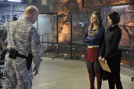 Supergirl - galeria zdjęć - filmweb
