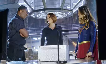 Supergirl - galeria zdjęć - filmweb