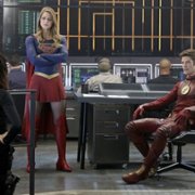 Supergirl - galeria zdjęć - filmweb