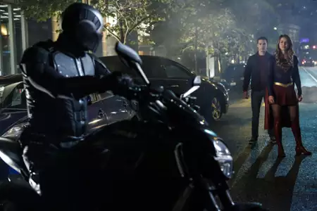 Supergirl - galeria zdjęć - filmweb