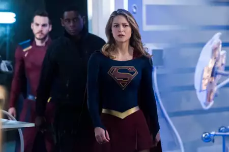 Supergirl - galeria zdjęć - filmweb