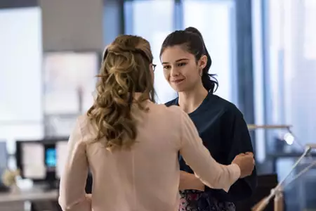 Supergirl - galeria zdjęć - filmweb