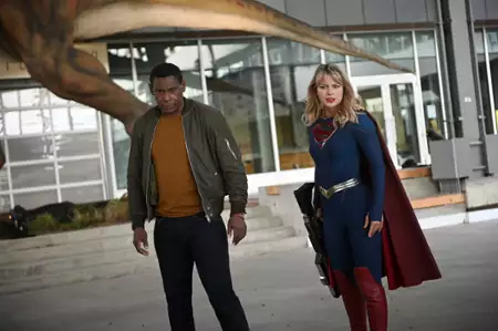 Supergirl - galeria zdjęć - filmweb