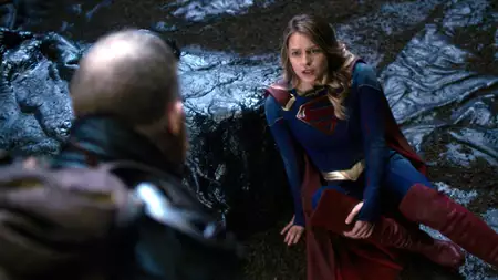 Supergirl - galeria zdjęć - filmweb
