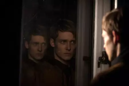 Boy 7 - galeria zdjęć - filmweb
