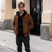 Boy 7 - galeria zdjęć - filmweb