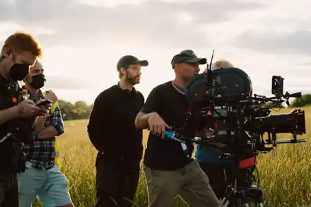 Dobrzy nieznajomi - galeria zdjęć - filmweb