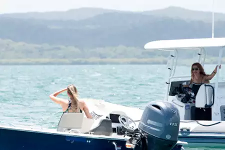 Reef Break - galeria zdjęć - filmweb