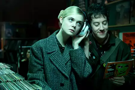 Jak rozmawiać z dziewczynami na prywatkach? - galeria zdjęć - filmweb