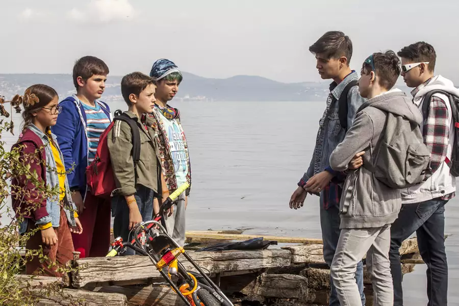 Chłopiec zza szyby - galeria zdjęć - filmweb