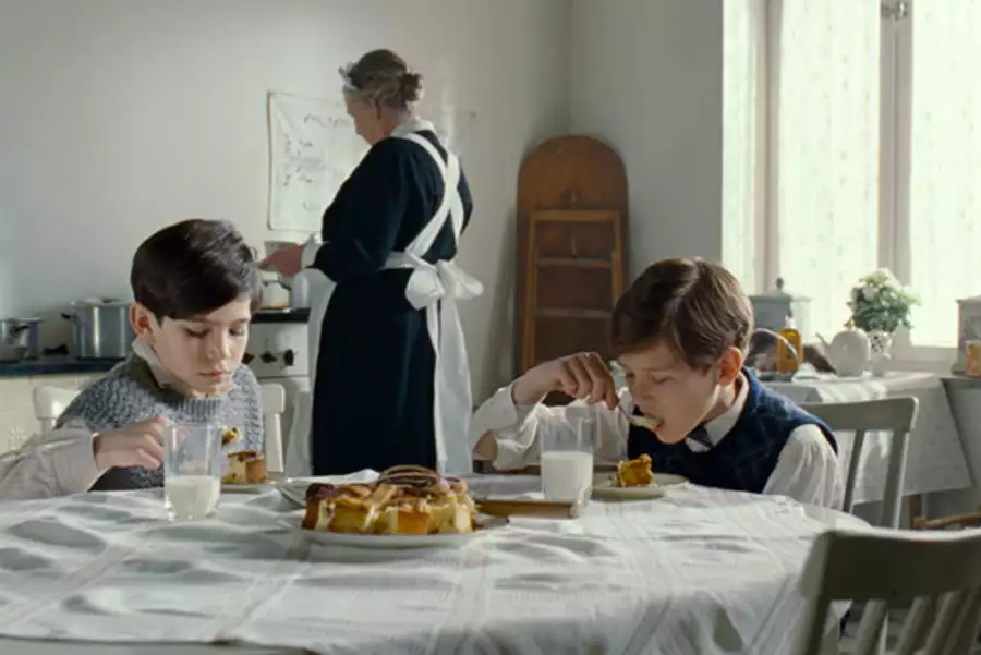 Simon i dęby - galeria zdjęć - filmweb