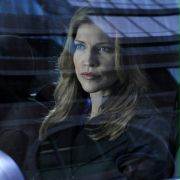 Tricia Helfer w Magazyn 13