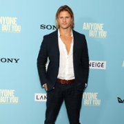 Anyone But You - galeria zdjęć - filmweb