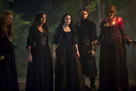 Salem - galeria zdjęć - filmweb