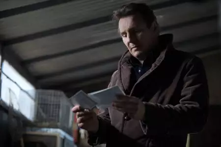 Krocząc wśród cieni - galeria zdjęć - filmweb