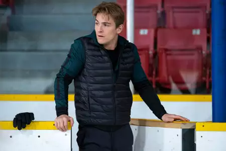 Spinning Out - galeria zdjęć - filmweb