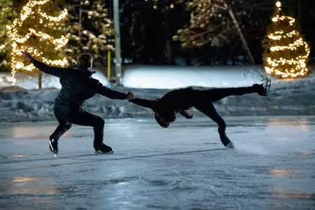 Spinning Out - galeria zdjęć - filmweb