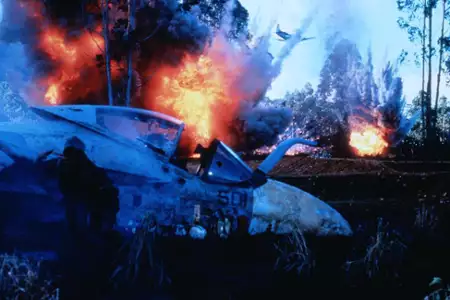 Lot "Intrudera" - galeria zdjęć - filmweb