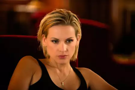 Obiecujący początek - galeria zdjęć - filmweb
