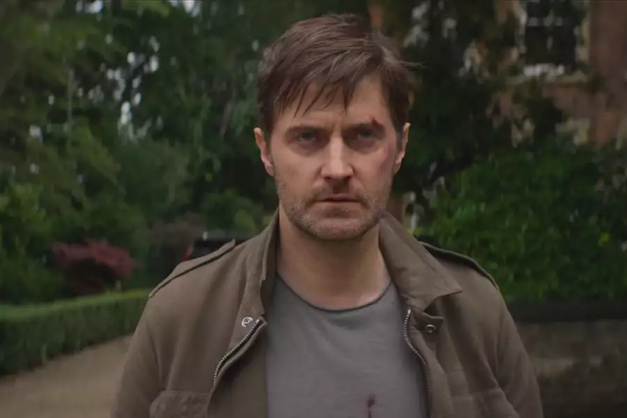 The Stranger - galeria zdjęć - filmweb