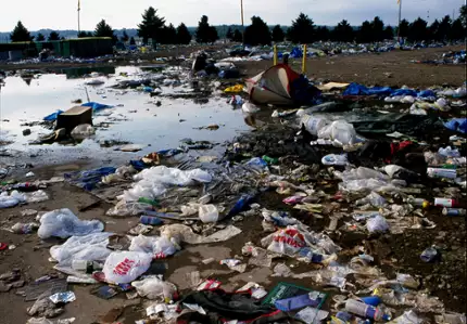 Totalna katastrofa: Woodstock ’99 - galeria zdjęć - filmweb