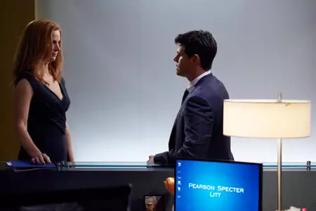 W garniturach - galeria zdjęć - filmweb