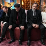 &Oacute;sma rodzina - galeria zdjęć - filmweb