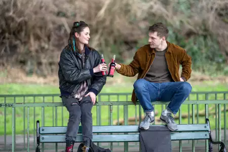 Po obu stronach otchłani - galeria zdjęć - filmweb