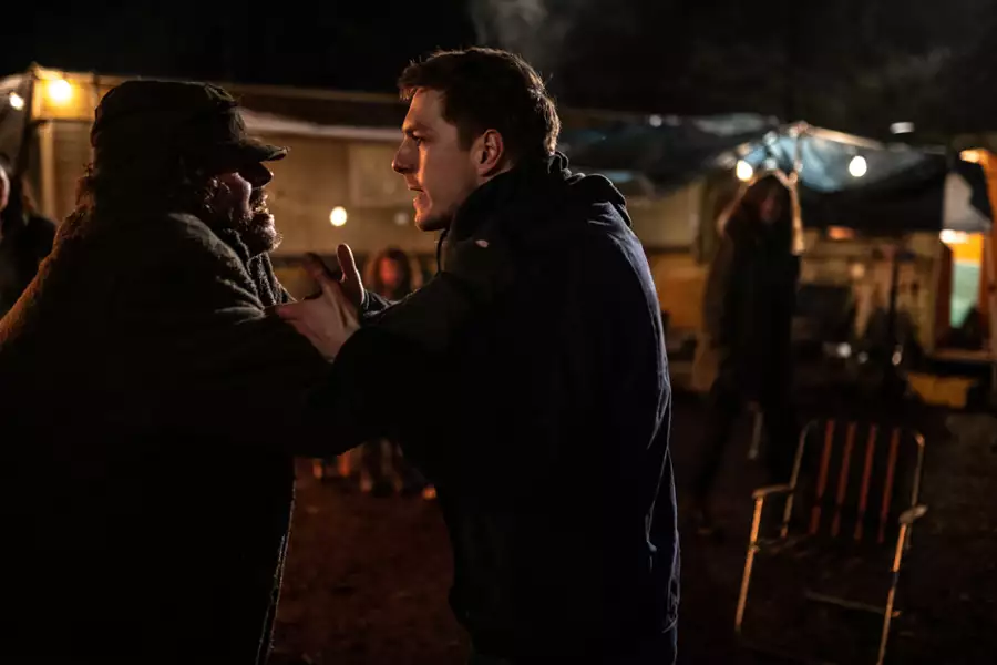 Po obu stronach otchłani - galeria zdjęć - filmweb