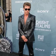 Caught Stealing - galeria zdjęć - filmweb