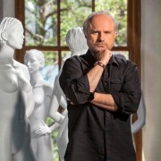 Enrico Colantoni w Versace. Geniusz, sława i morderstwo