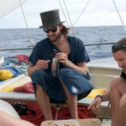 Plastiki: 12000 Bottle Boat - galeria zdjęć - filmweb