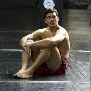 Tapped Out - galeria zdjęć - filmweb