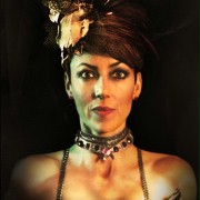 Mia Sara w Czarownice z Oz