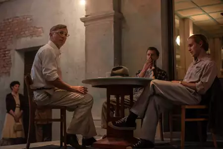 Queer - galeria zdjęć - filmweb