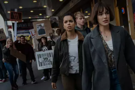 W cieniu podejrzeń - galeria zdjęć - filmweb