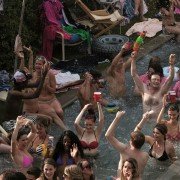 Neighbors - galeria zdjęć - filmweb