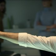 Chirurgiczne cięcie - galeria zdjęć - filmweb