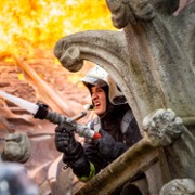 Notre Dame płonie - galeria zdjęć - filmweb