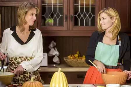 The Thanksgiving House - galeria zdjęć - filmweb