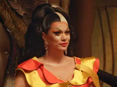 Drag Den with Manila Luzon - galeria zdjęć - filmweb