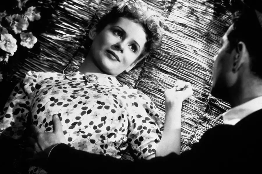 Brzask - galeria zdjęć - filmweb