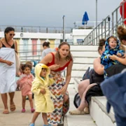 Playing Nice - galeria zdjęć - filmweb