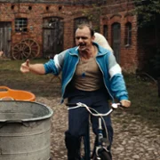 Wpatrując się w słońce - galeria zdjęć - filmweb