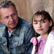 Jasne błękitne okna - galeria zdjęć - filmweb