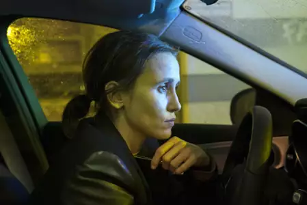Skylines - galeria zdjęć - filmweb