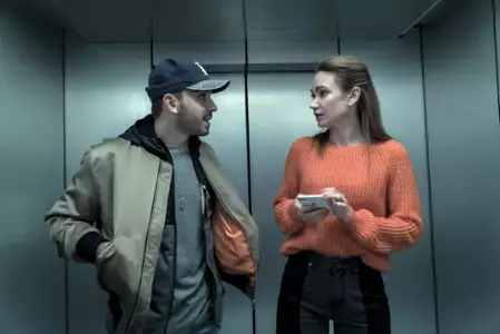 Skylines - galeria zdjęć - filmweb