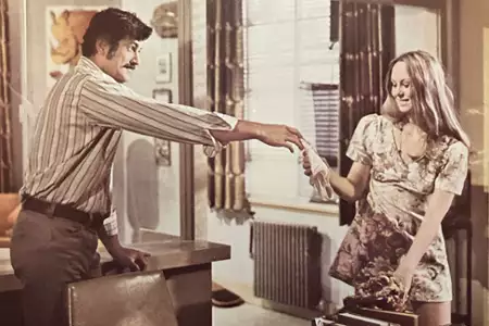 Ładne dziewczyny ustawiają się w szeregu - galeria zdjęć - filmweb
